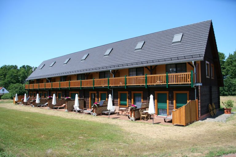 Seehotel-Burg-Spreewald-Chalet-Zirbe-Land-Haus-All-In-Profil-Check / Seehotel-Zirbe-Spreewaldhaus -All-Junior-(in)-Suiten -Premium-Zimmer -Preise / Seehotel-Arche-Noah-Spreewald-Natur-Kultur-Landschaft-rund-um