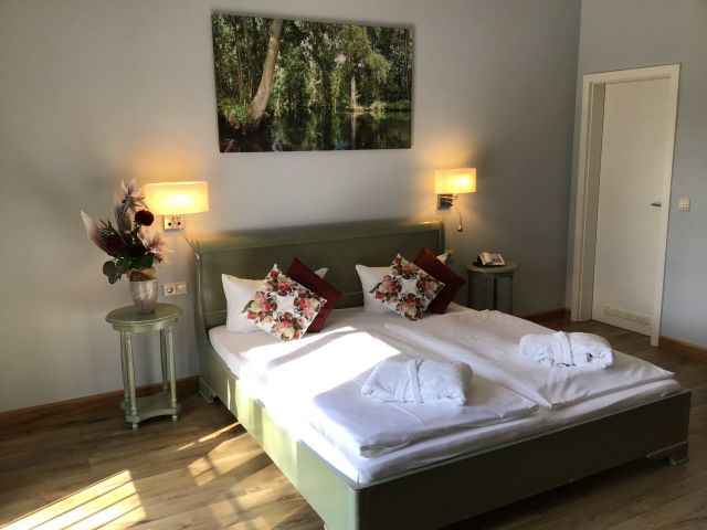 See-Hotel-Burg -All-In-Check-Stamm-Haus -Premium-Doppel-Zimmer / Seehotel-Spreewald -Stamm-Haus -Premium-Doppel-Zimmer -Preise