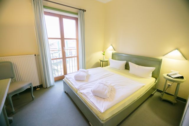 See-Hotel-Burg -OK-Check-Stamm-Haus -Standard-Doppel-Zimmer / Seehotel-Burg -Check-All-Stamm-Haus-Preise