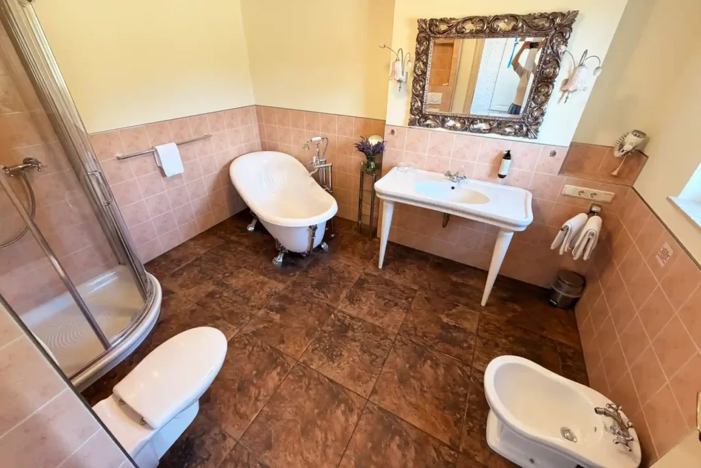 Seehotel Burg, Wellnesssuiten Dreiseitenhof, Bild 03