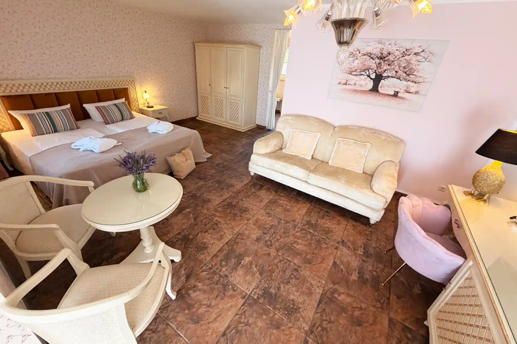 Seehotel Burg, Wellnesssuiten Dreiseitenhof, Bild 09