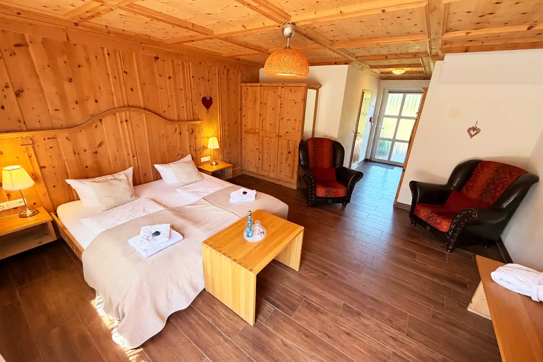 Seehotel Burg, Premiumzimmer Zirbel-Landhaus, Bild 02