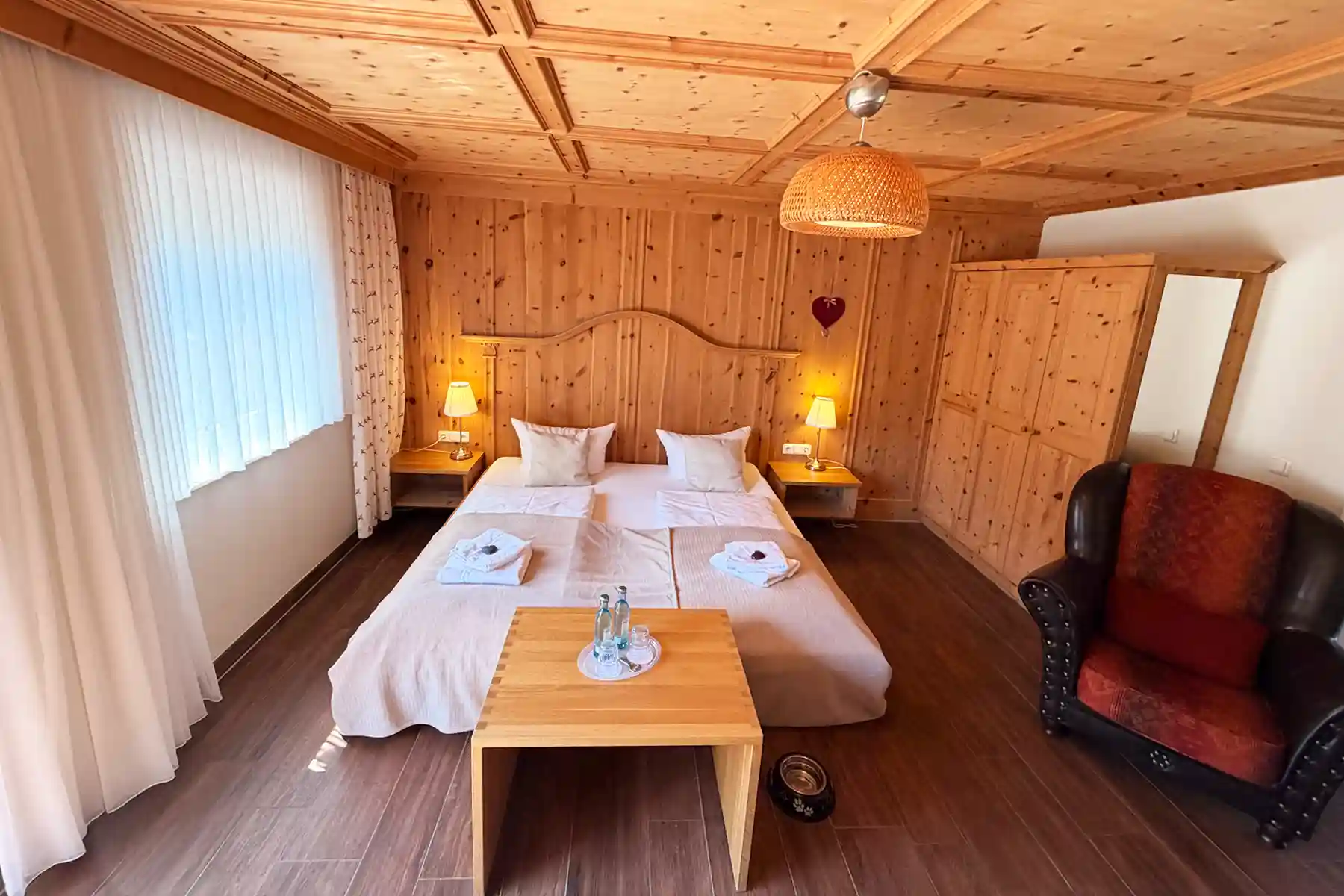 Seehotel Burg, Premiumzimmer Zirbel-Landhaus, Bild 03